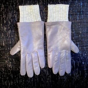 Banana Republic Grey leather gloves 🔥